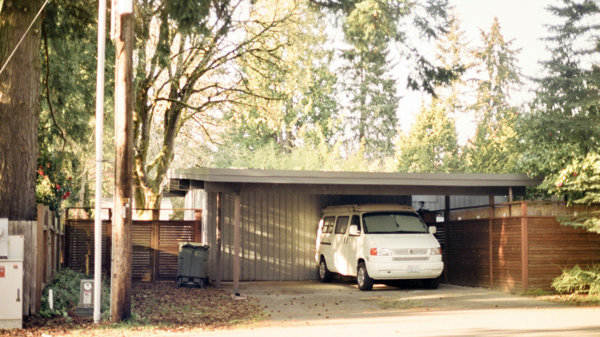 Quels sont les avantages de construire un carport pour sa voiture ?