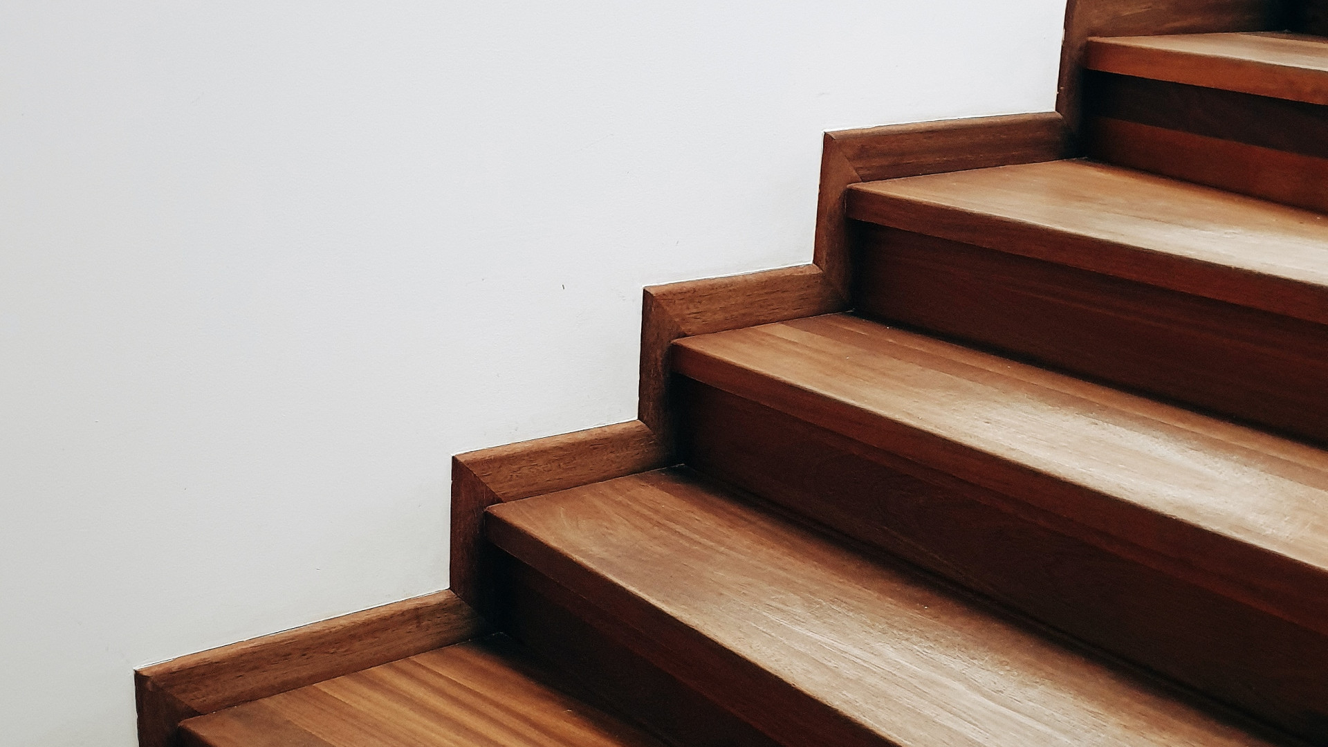 Réinventez votre intérieur avec un escalier en bois !