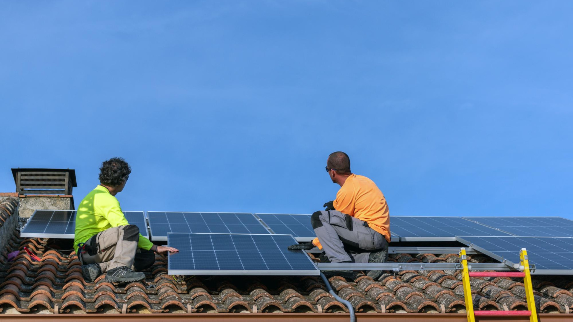 Réduisez votre empreinte carbone grâce à l’installation de panneaux solaires sur votre toit