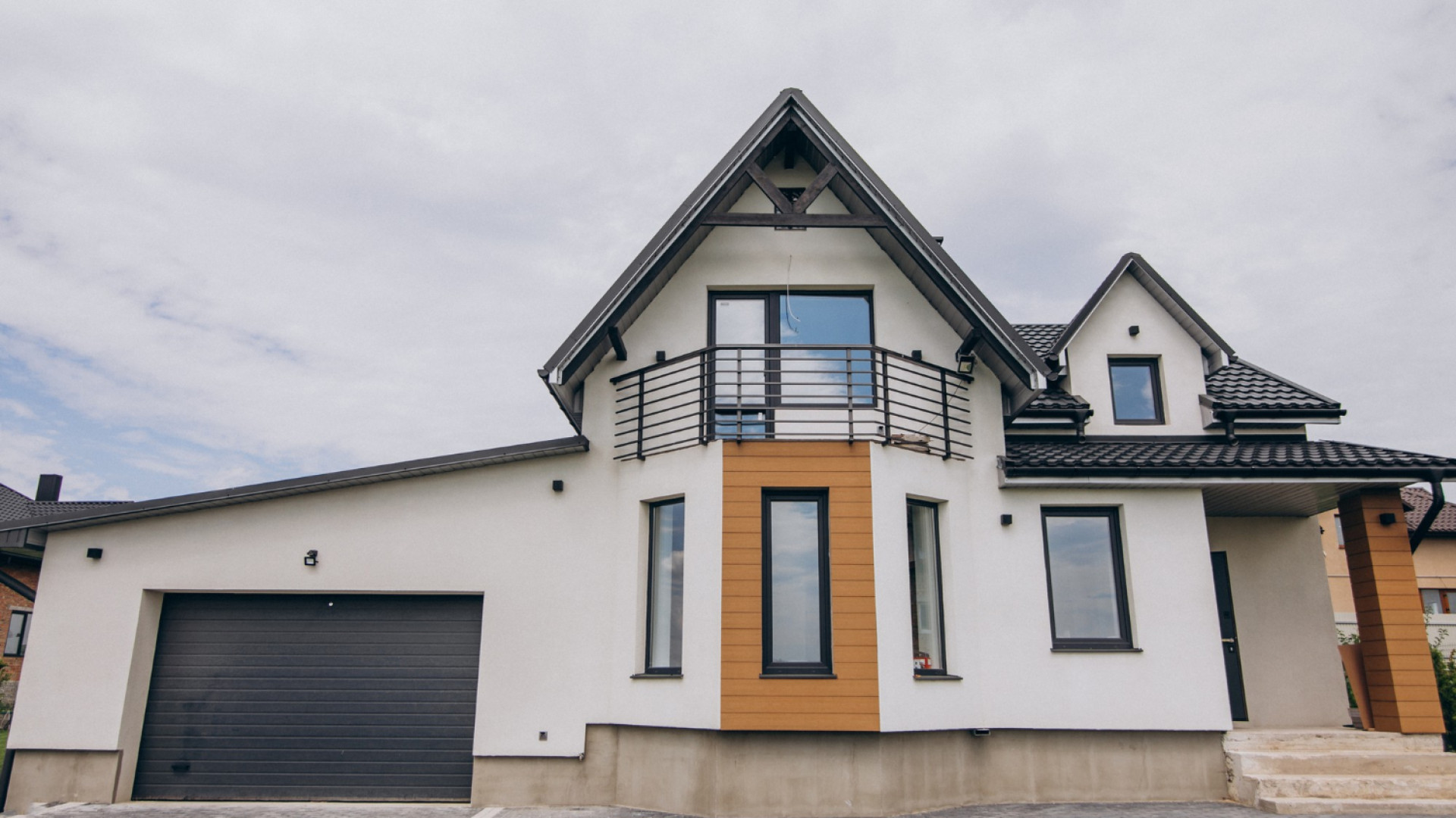 Améliorer l'isolation phonique de votre logement grâce aux fenêtres et à la porte d'entrée